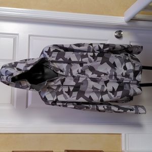 UNDER ARMOUR Camo Hoodie Jacket